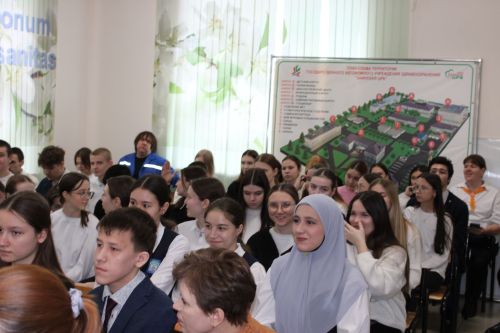 Студенты медицинского университета поделились опытом с заинскими школьниками