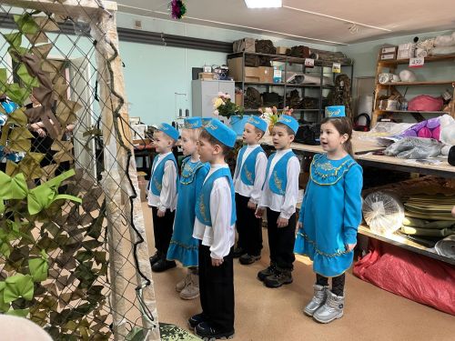 Воспитанники детсада «Алтынчеч» поддержали волонтеров Заинска