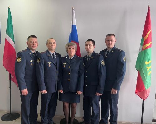 Хөкем ителүчеләргә туры юлга басарга ярдәм итәләр