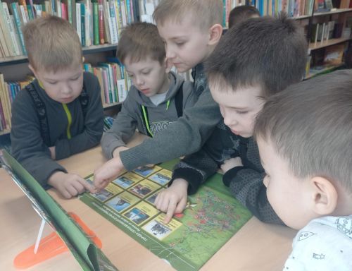 Война глазами детей: экскурсия к 80-летию Победы в Заинской библиотеке