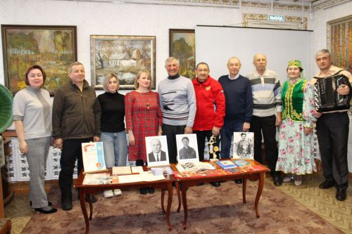 Дочь Олимпийского чемпиона Федора Симашева помогает заинцам сохранить память о своем знаменитом отце