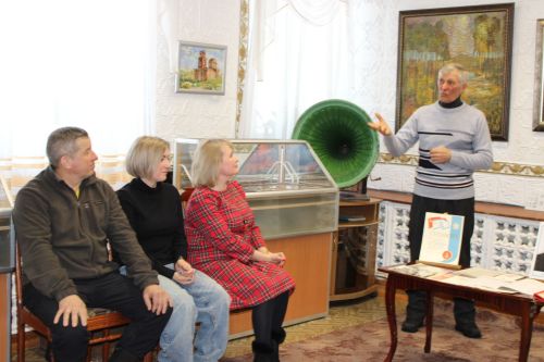 Дочь Олимпийского чемпиона Федора Симашева помогает заинцам сохранить память о своем знаменитом отце