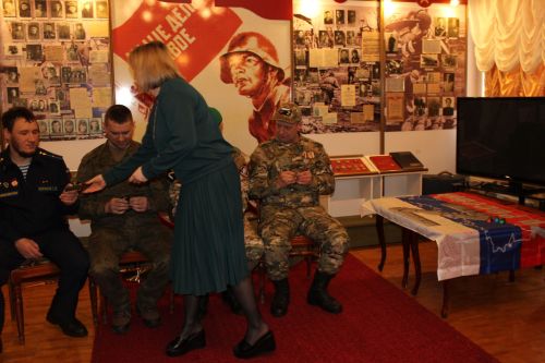 Зәйнең “Каенкай” бакчасы балалары махсус хәрби операциядә катнашучы абыйлары белән очрашты