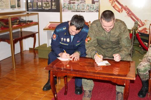 Махсус хәрби операциядә катнашучы Зәй егетләре киләчәк буынга хат язды