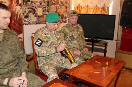 Махсус хәрби операциядә катнашучы Зәй егетләре киләчәк буынга хат язды