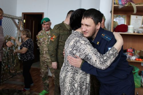 Иске Зәйнең маскировка челтәрләре үрүчеләр янында хәрби егетләр булды