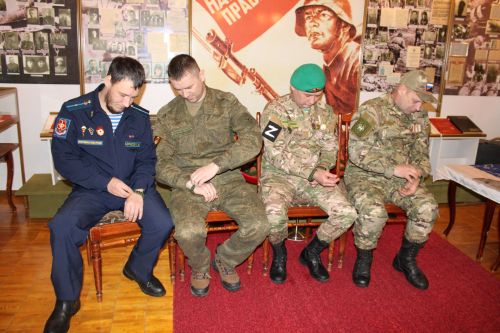 Зәйнең “Каенкай” бакчасы балалары махсус хәрби операциядә катнашучы абыйлары белән очрашты