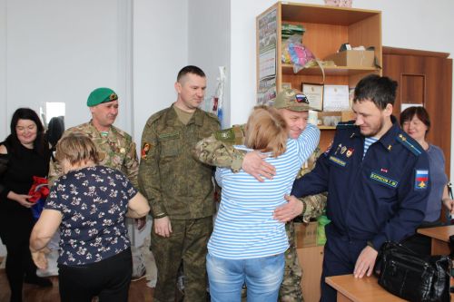 Иске Зәйнең маскировка челтәрләре үрүчеләр янында хәрби егетләр булды