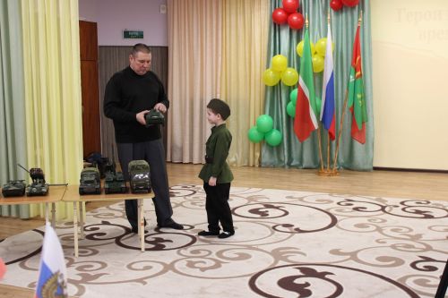 Зәйдә махсус хәрби операция ветераны балалар белән очрашты