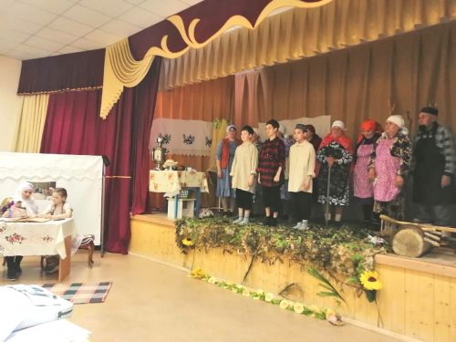 Югары Пәнәче үзешчән театр коллективы «Онытырга хакыбыз юк» драмасын сәхнәләштерде
