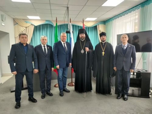 Строительство храма обсудили глава Заинского района и епископ Мефодий