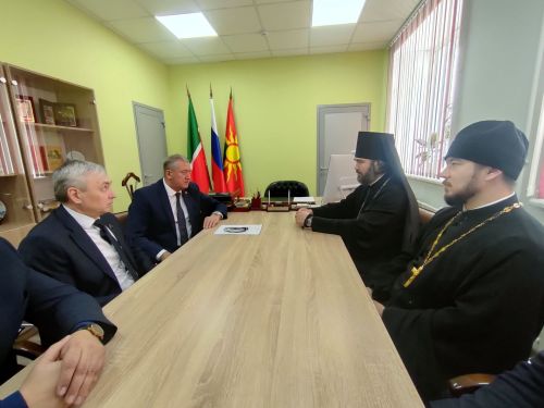 Зәй районы башлыгы Разиф Кәримов  епископ Мефодий белән очрашуда Изге Макарий храмы төзелеше турында сөйләштеләр