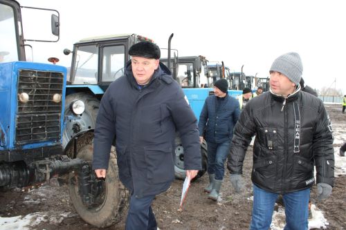 Аграрийлар  язгы кыр эшләренә җиң сызганып куйды