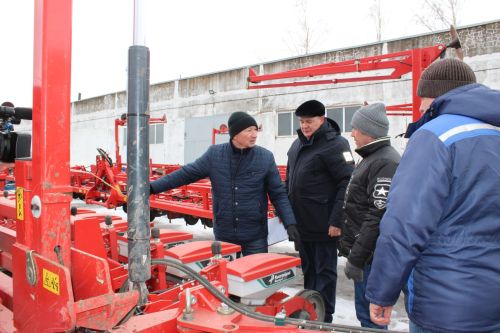Аграрийлар  язгы кыр эшләренә җиң сызганып куйды