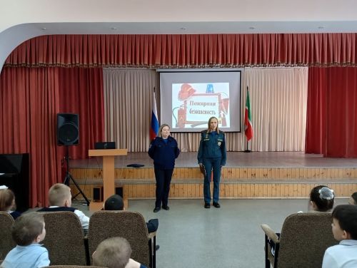 Зәй инспекторлары каникулларда балалар иминлеген тәэмин итү буенча профилактик чаралар оештыра