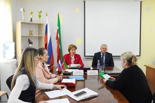 Министр зәйлеләрне социаль яклау мәсьәләләре буенча кабул итте