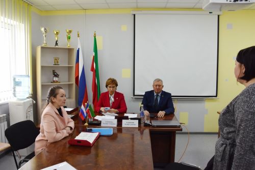 Министр зәйлеләрне социаль яклау мәсьәләләре буенча кабул итте
