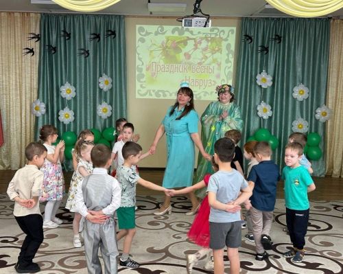 Зәйнең «Салават күпере» бакчасында  Нәүрүзне билгеләп үттеләр