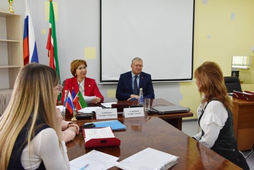 Министр зәйлеләрне социаль яклау мәсьәләләре буенча кабул итте