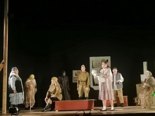 Сарсаз-Баграж үзешчәннәренең «Яра» спектаклен тамашачы күз яшьләре аша карады