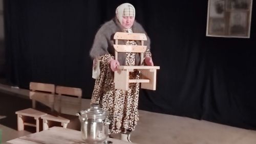 Сарсаз-Баграж үзешчәннәренең «Яра» спектаклен тамашачы күз яшьләре аша карады