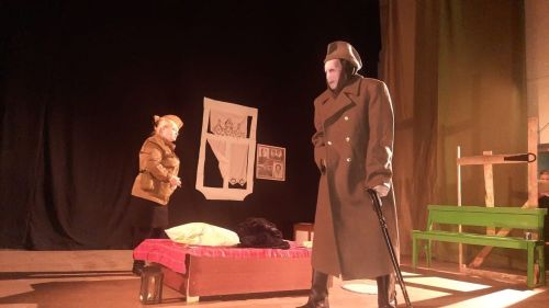 Сарсаз-Баграж үзешчәннәренең «Яра» спектаклен тамашачы күз яшьләре аша карады