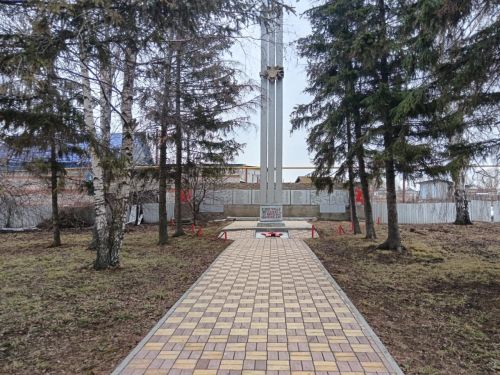 Табигать сагында торучылар Аксарда һәйкәл биләмәсен тәртипкә китерделәр