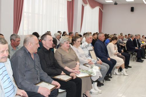 Хезмәтләре — халык өчен