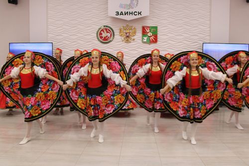 Хезмәтләре — халык өчен