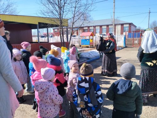 Зәйнең Мирный бистәсендә карга боткасы пешерделәр