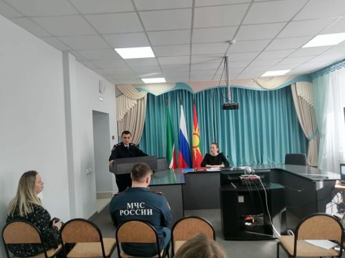 В Заинском районе обсудили профилактику правонарушений среди несовершеннолетних