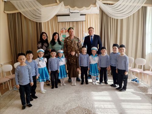 Участник СВО встретился с дошколятами в Заинске