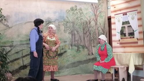 Буракиртәлеләр куйган спектакль елатты да, уйландырды да