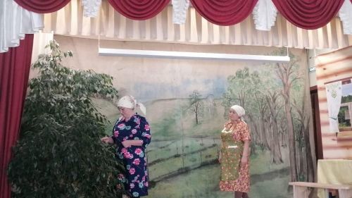 Буракиртәлеләр куйган спектакль елатты да, уйландырды да
