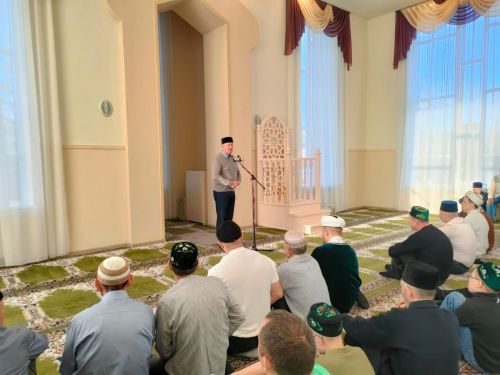 Ураза гаетендә Зәй районы мөселманнары иртән иртүк мәчетләргә килде