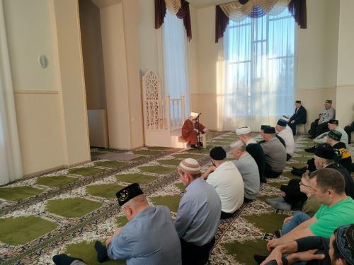 Ураза гаетендә Зәй районы мөселманнары иртән иртүк мәчетләргә килде