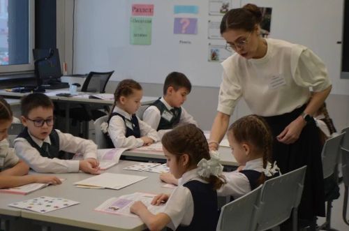 Молодой педагог из Заинска Алёна Романова выбрала профессию, когда была вожатой в «Лагере моего двора»