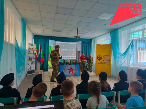Дошкольники Заинска почтили память героев в детском саду «Василек»