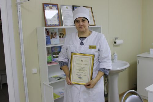Имәнлебаш авылы фельдшеры ягымлы сүзе белән дә дәвалый