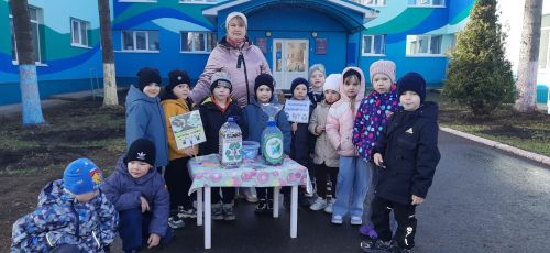 В Заинске дошколята собрали батарейки
