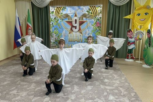 Зәйнең «Алтынчәч» бакчасында III төбәкара шигырь укучылар бәйгесе узды