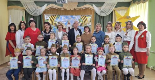 Зәйнең «Алтынчәч» бакчасында III төбәкара шигырь укучылар бәйгесе узды