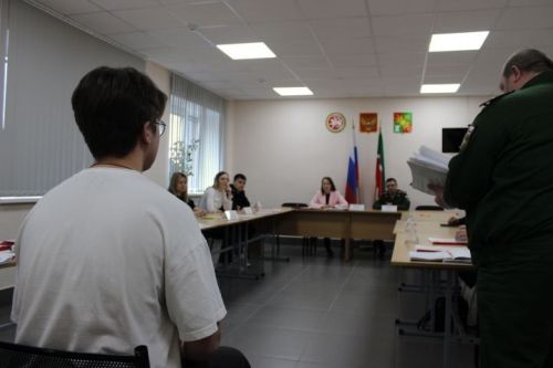 Чакырылыш комиссиясе узды: Зәй егетләре армиягә китә