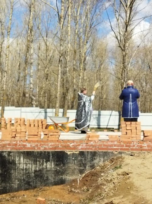 Зәйдә Изге Макарий чиркәвенең стеналарын күтәрә башладылар