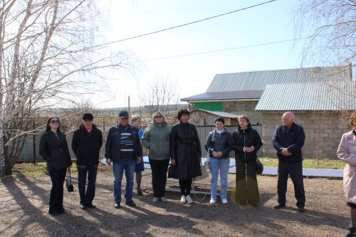 В селе Гулькино Заинского района установили Поклонный крест в честь героев СВО
