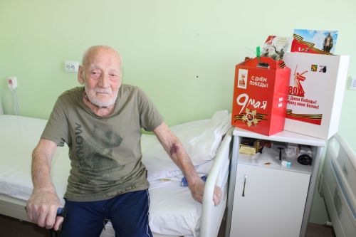 В Заинске поздравили ветерана Великой Отечественной войны с Днём Победы
