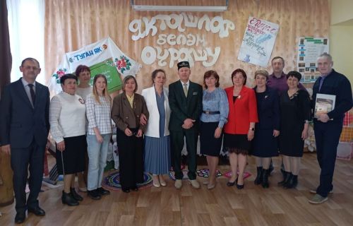 Кадер мәктәбендә күренекле якташлар белән очрашу кичәсе узды