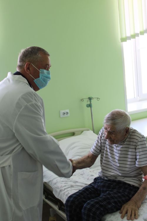 В Заинске поздравили ветерана Великой Отечественной войны с Днём Победы