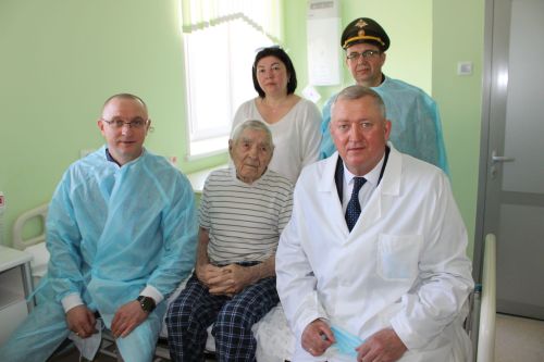 В Заинске поздравили ветерана Великой Отечественной войны с Днём Победы