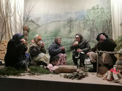 Карман үзешчәннәре Бөек Ватан сугышында Җиңүнең 80 еллыгына багышланган спектакль күрсәтте